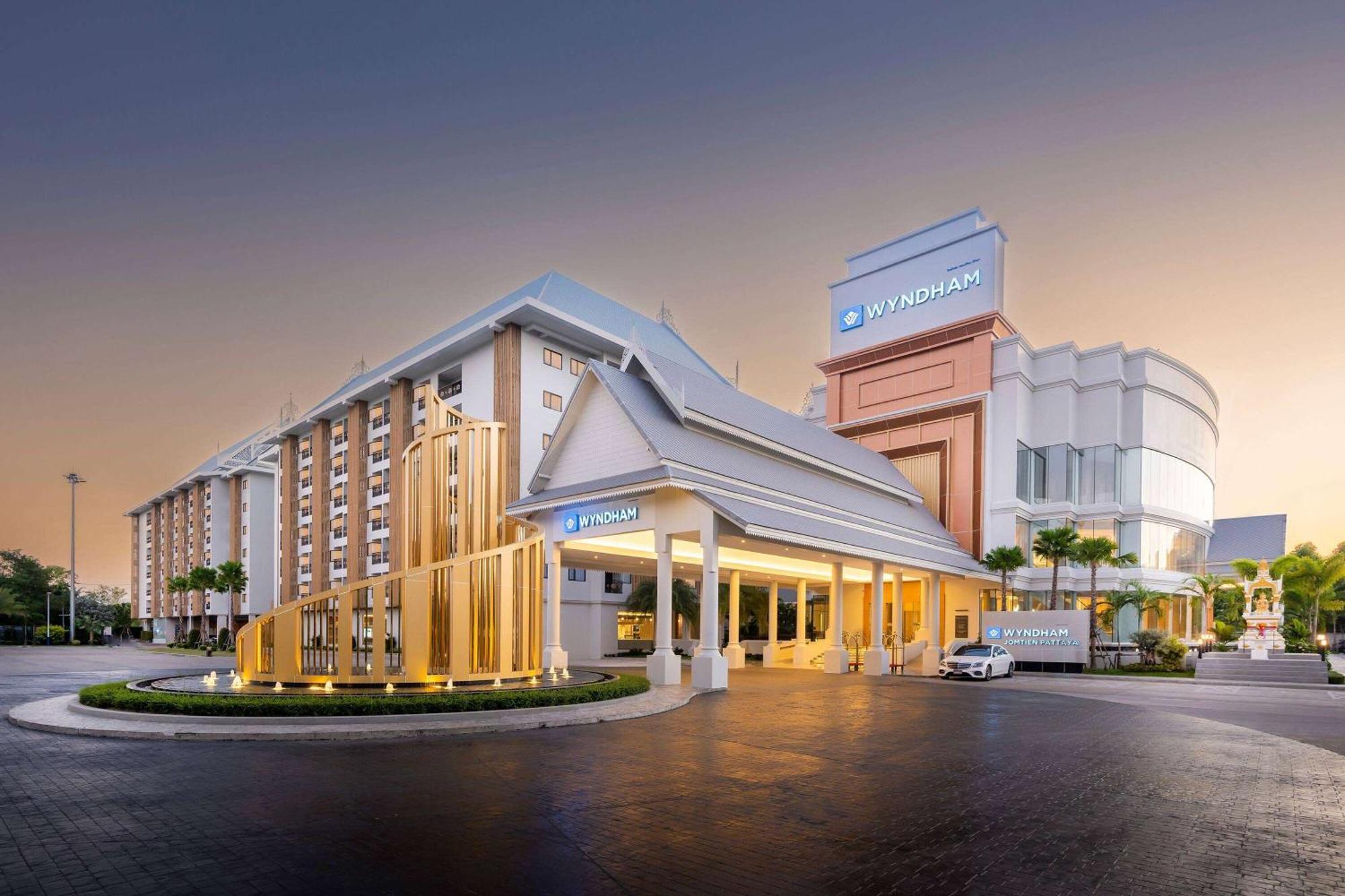 Wyndham Jomtien Pattaya Hotel Na Chom Thian Buitenkant foto