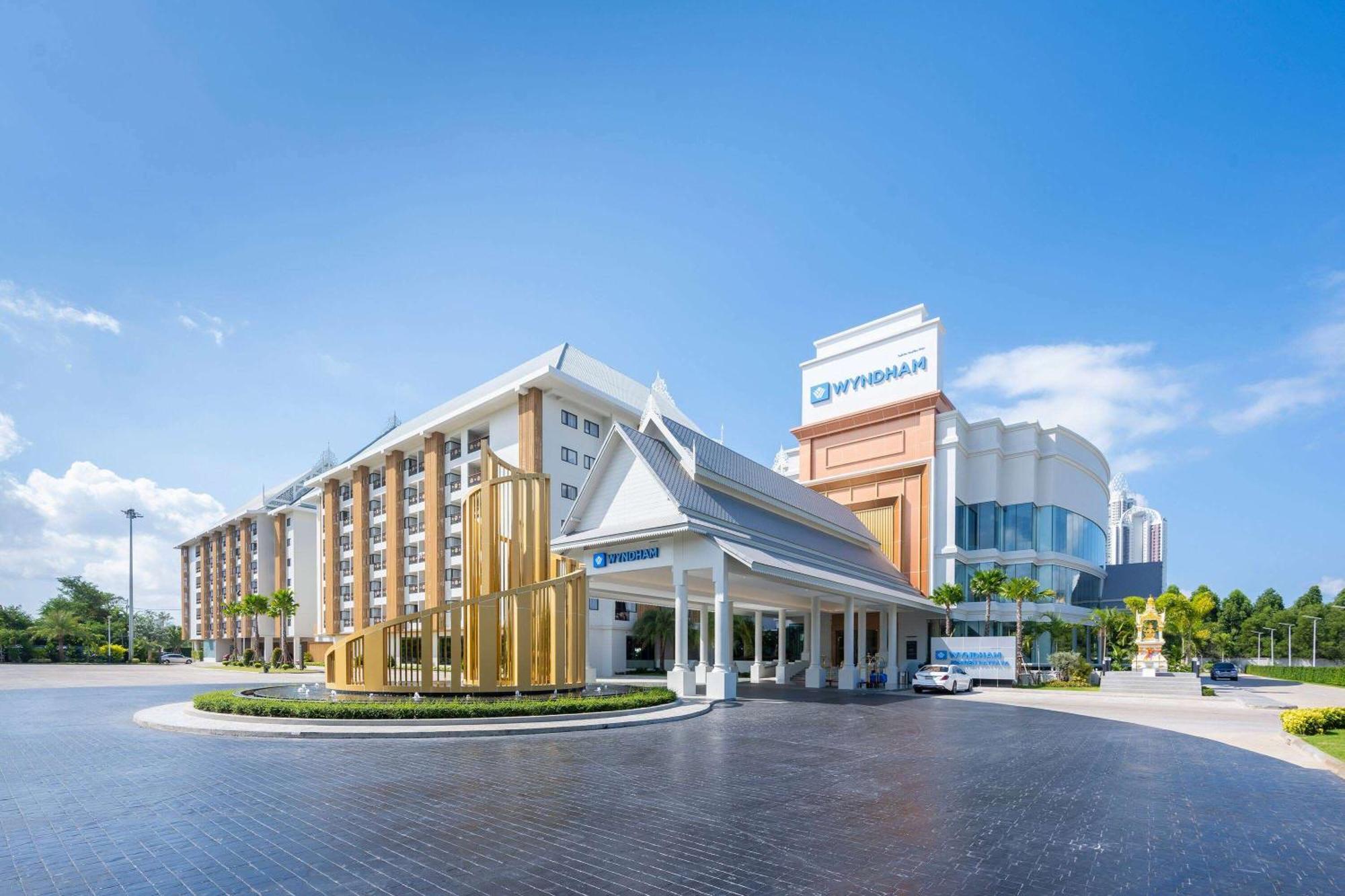 Wyndham Jomtien Pattaya Hotel Na Chom Thian Buitenkant foto
