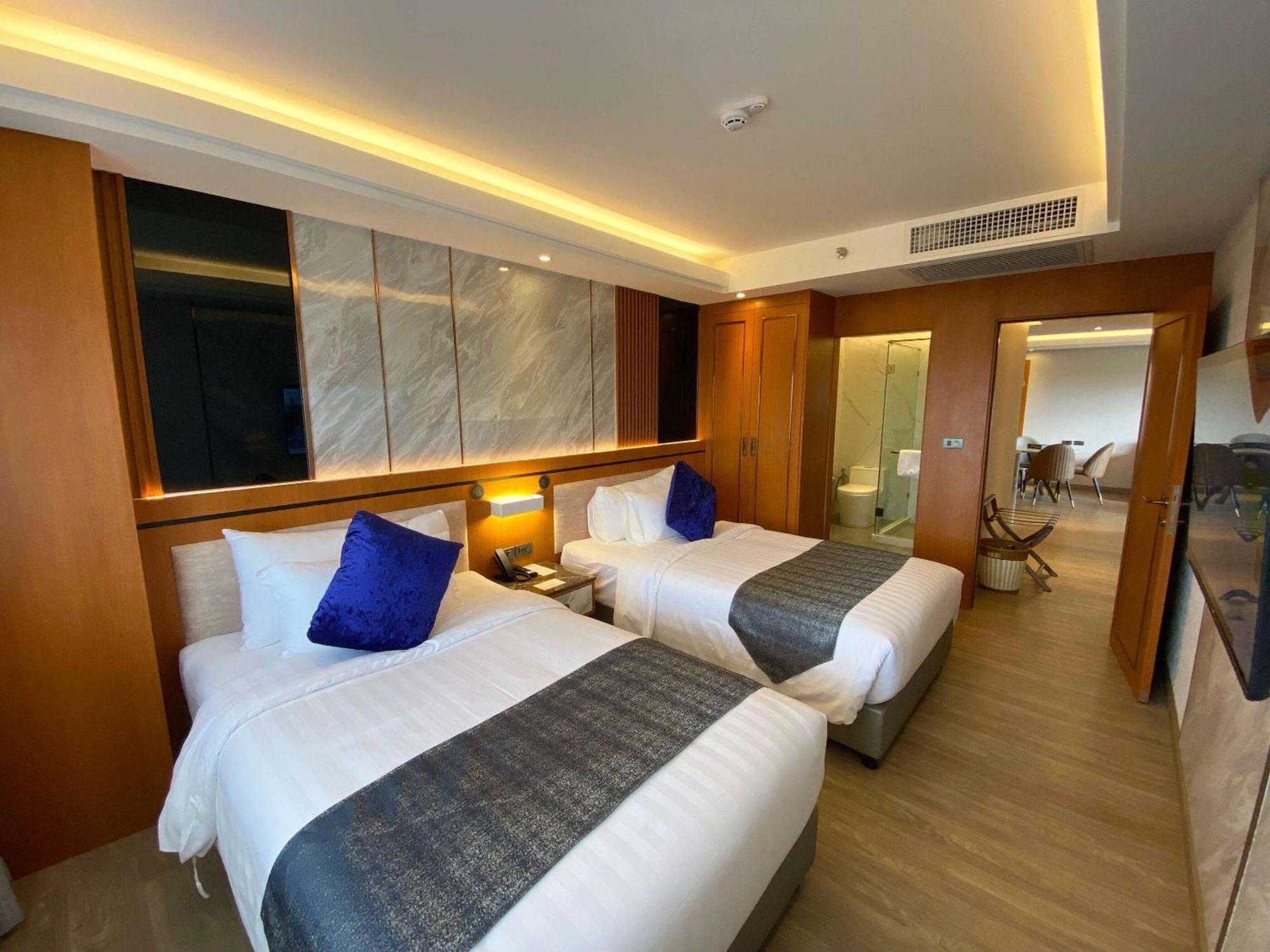Wyndham Jomtien Pattaya Hotel Na Chom Thian Buitenkant foto
