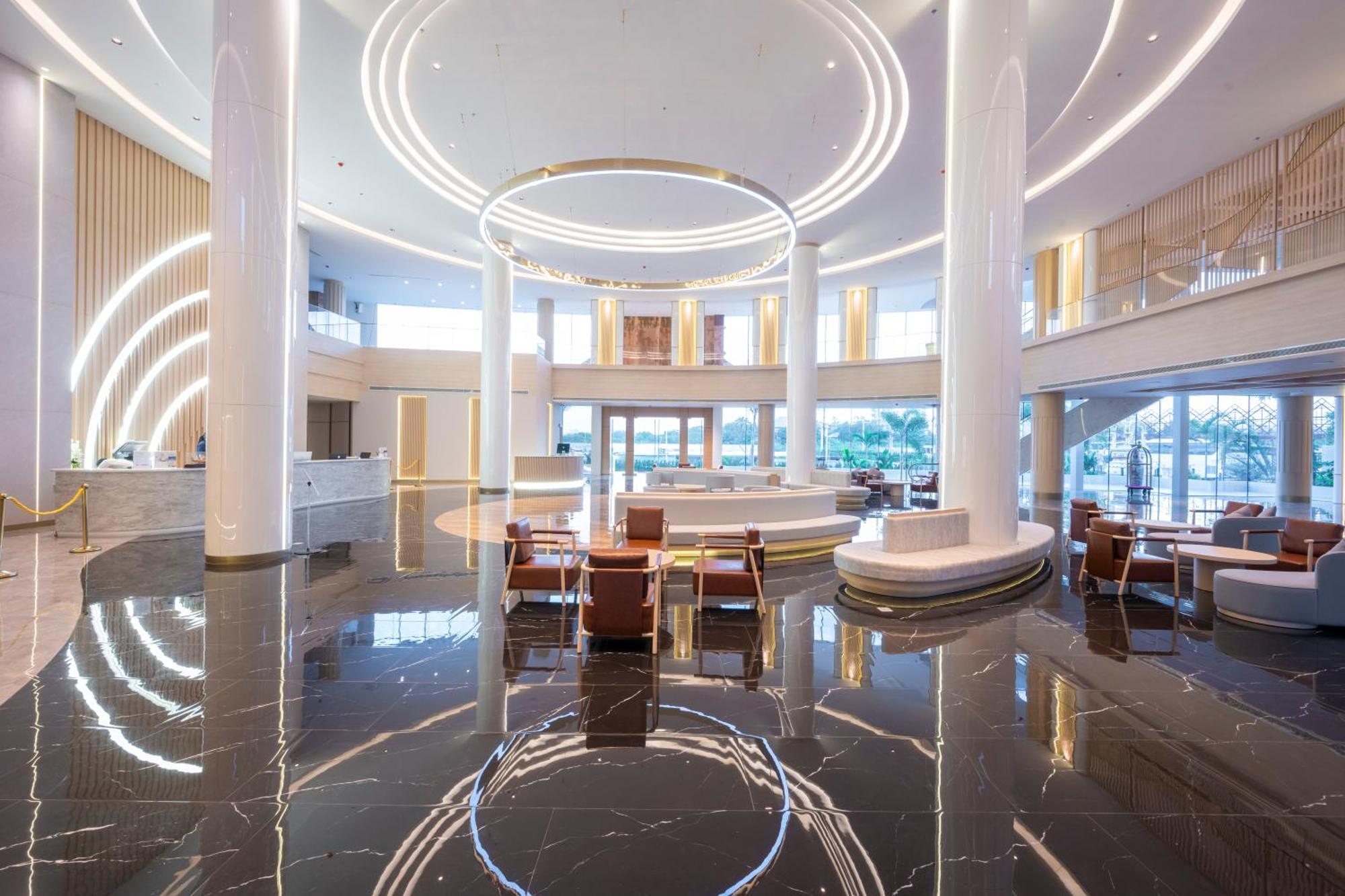 Wyndham Jomtien Pattaya Hotel Na Chom Thian Buitenkant foto