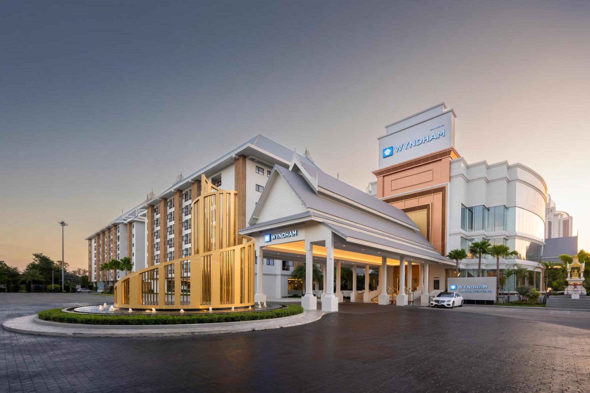 Wyndham Jomtien Pattaya Hotel Na Chom Thian Buitenkant foto
